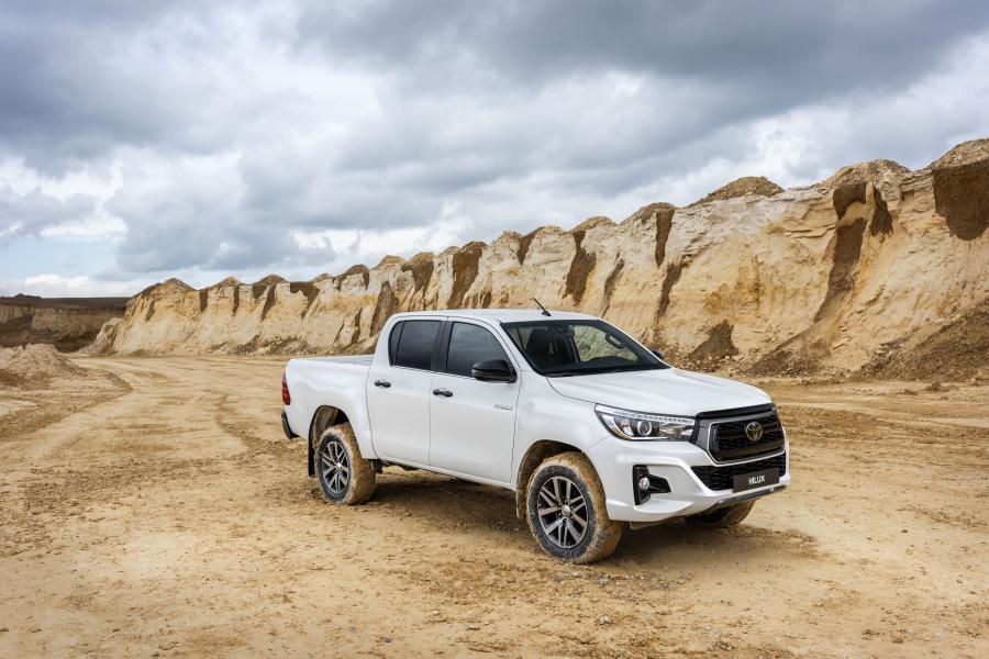 Toyota Hilux Special Edition Double Cab 2019 года  (EU) (фото 19 из 40)